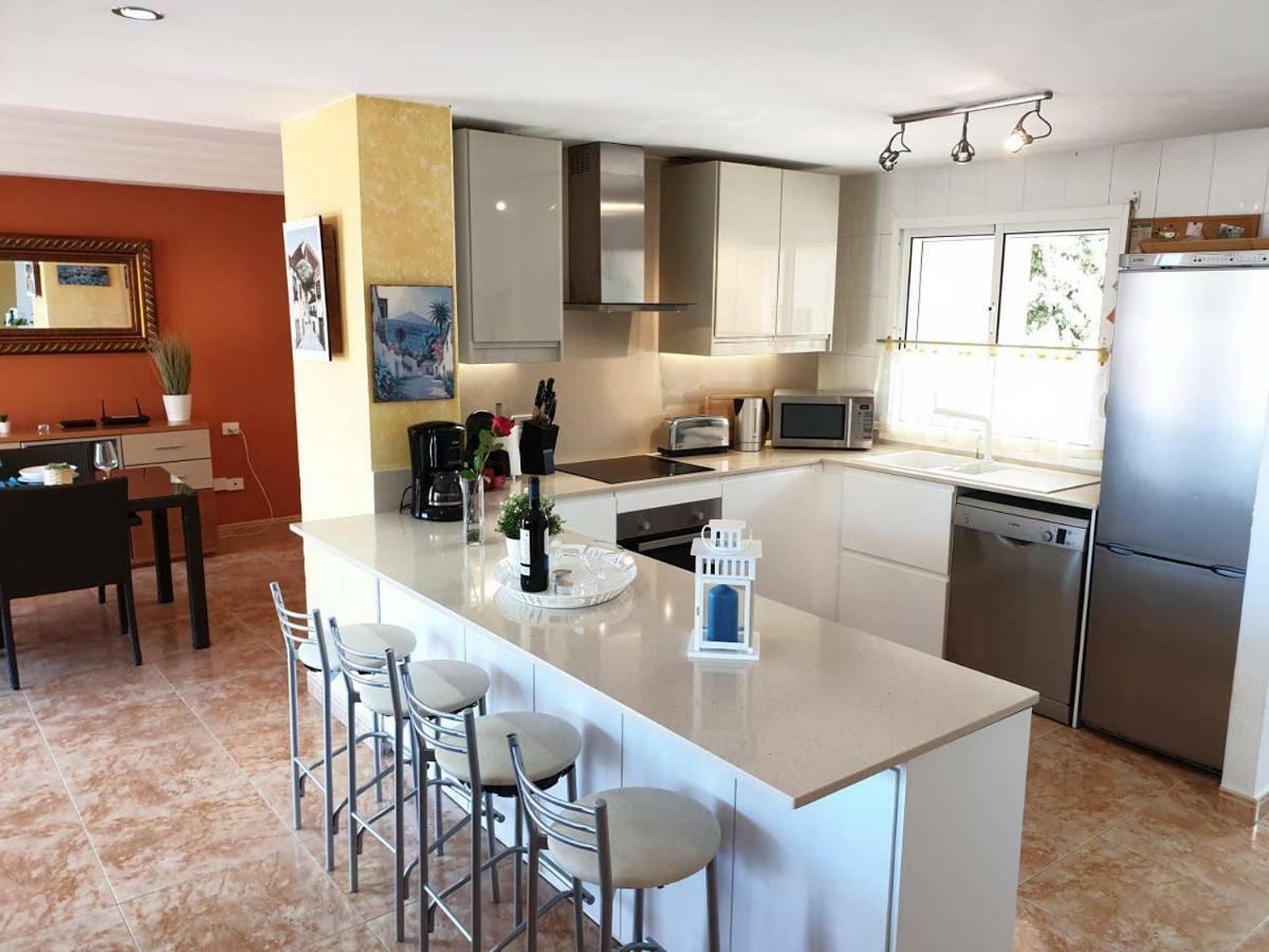 Villa Roque Del Conde With Private Pool, Terrace With Fantastic Sea Views, Wifi, Garden, Garage Adeje 外观 照片