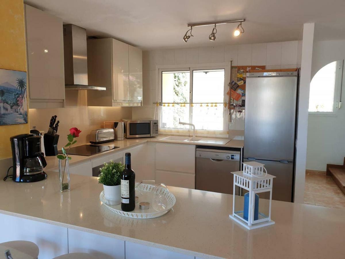 Villa Roque Del Conde With Private Pool, Terrace With Fantastic Sea Views, Wifi, Garden, Garage Adeje 外观 照片